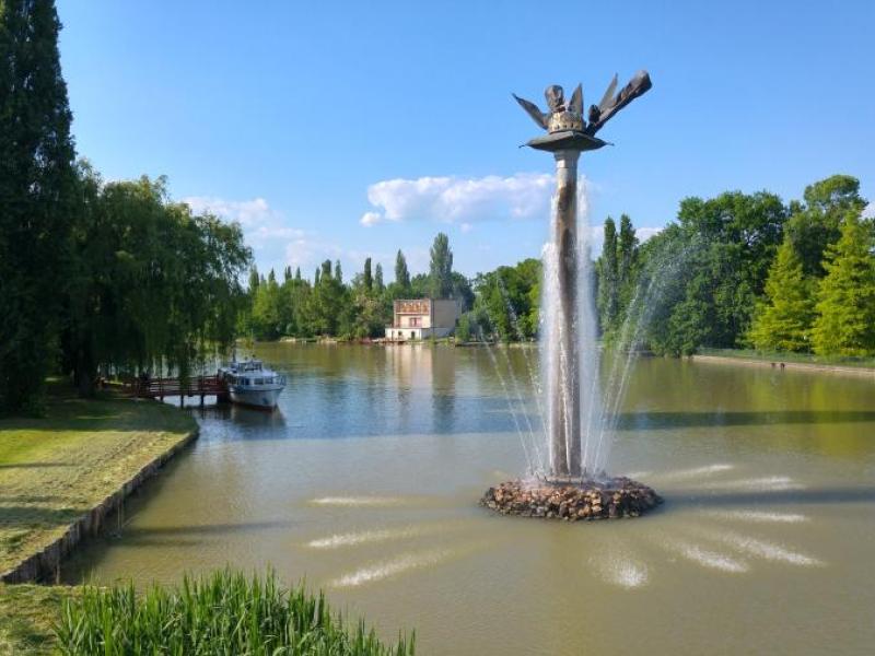 Millenniumi Emlékszobor, Szarvas